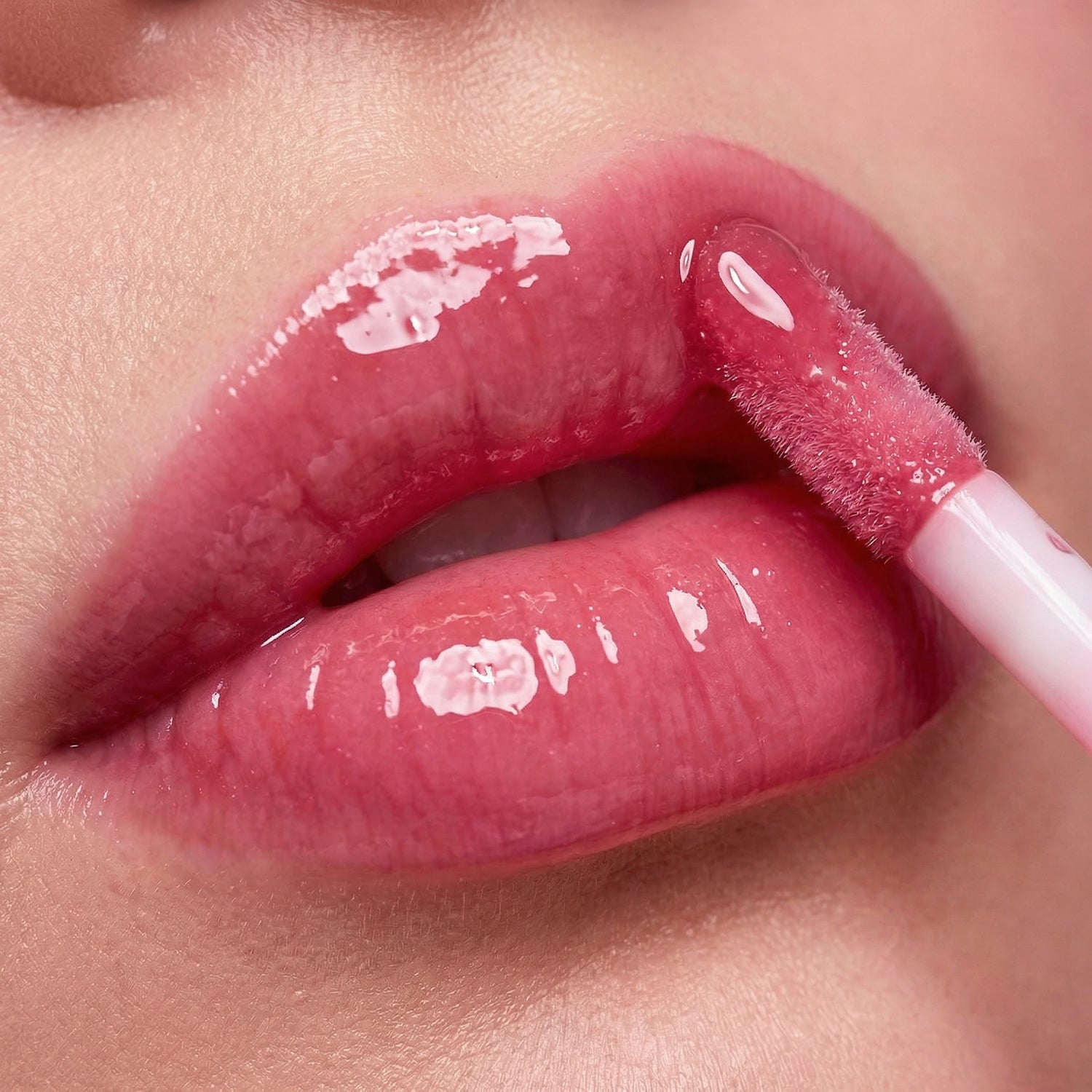Luxury_Y2K_beauty_campaign_mac_Nano_Banana_Pro_52206.jpg__PID:846e4869-e9d8-4621-9c38-72cf46aec4d6